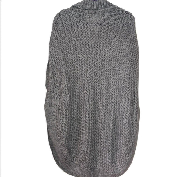 LC Lauren Conrad | Grey Sweater Cape - Picture 2 of 6